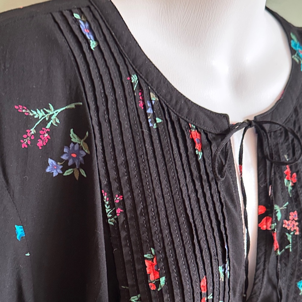 Old Navy Floral Black Women's Top size XL Long Sleeve - Picture 10 of 10